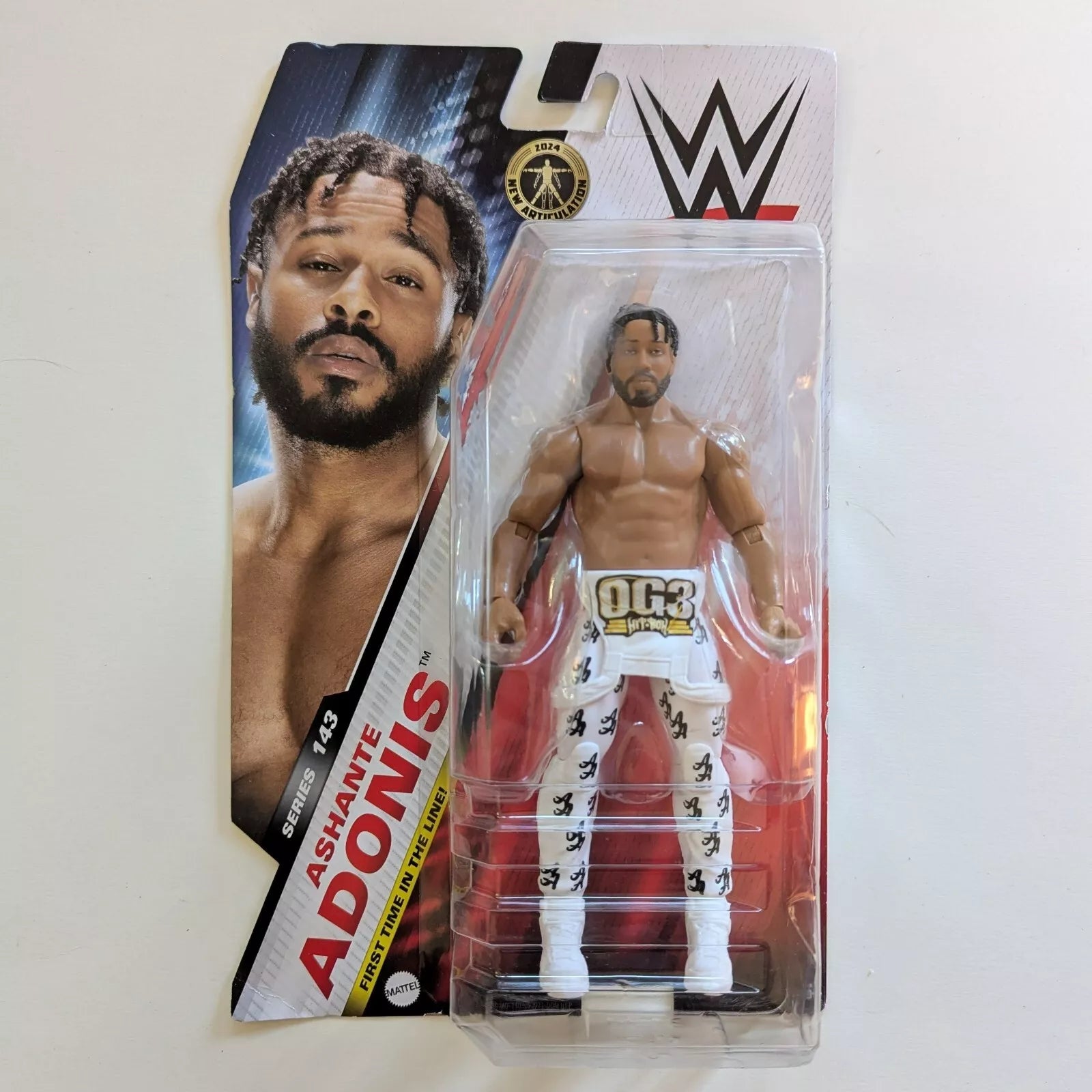 Mattel WWE Main Event - Jey Uso, personaggio collezionabile Series 153, action figure con 10 punti di articolazione e aspetto realistico, giocattolo per bambini, 6+ anni, JCV38 Mattel WWE Main Event - Jey Uso, personaggio collezionabile Series 153, action figure con 10 punti di articolazione e aspetto realistico, giocattolo per bambini, 6+ anni, JCV38