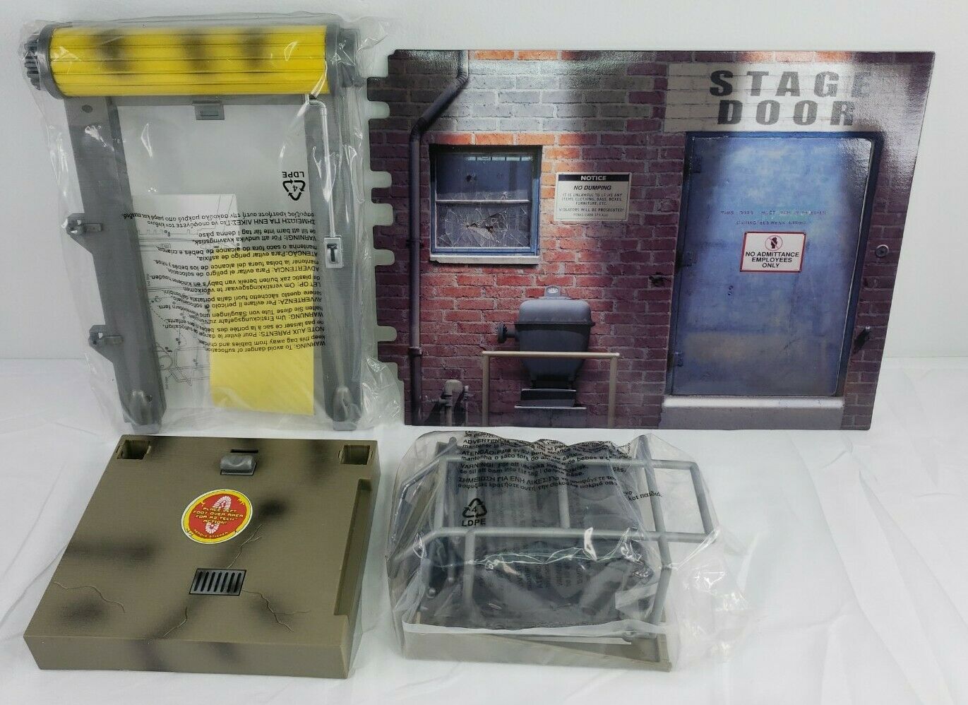 2001 WWE Jakks Pacific R-3 Tech Demolition Dock Playset