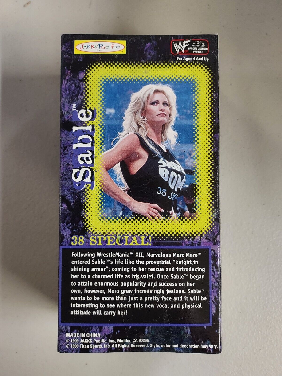 1999 WWF Jakks Pacific White's Guide Magazine Mailaway Sable