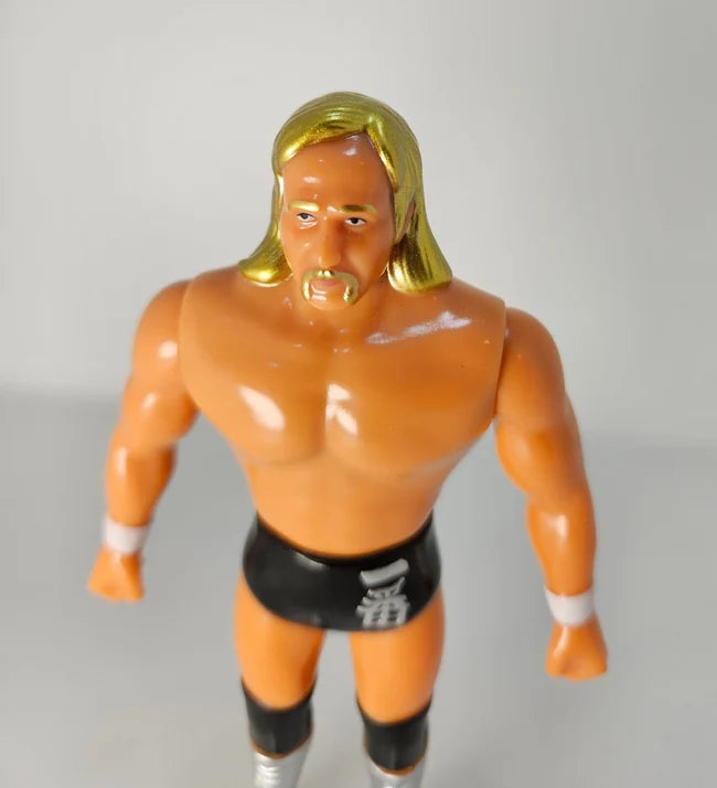 2024 WWE Junk Shop Dog Sofubi Pro Wrestling Series 4 Hulk Hogan [Ichiban]
