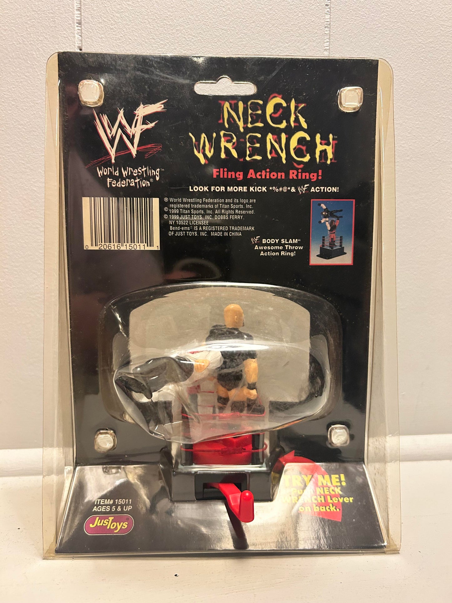 1999 WWF Just Toys Micro Bend-Ems Neck Wrench Fling Action Ring Stone Cold Steve Austin & Gangrel
