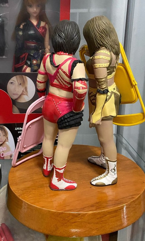 Mima Shimoda & Etsuko Mita [Las Cachorras Orientales] Statue ...