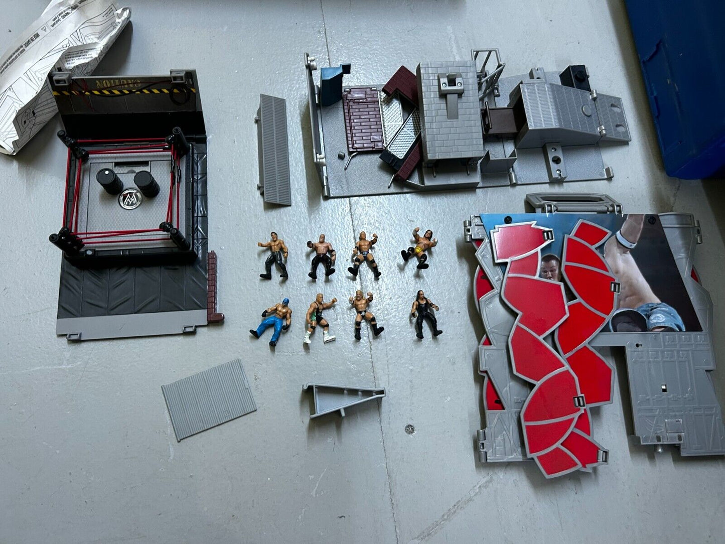 WWE Jakks Pacific Micro Aggression Crash and Bash 2-In-1 Battle Arena ...