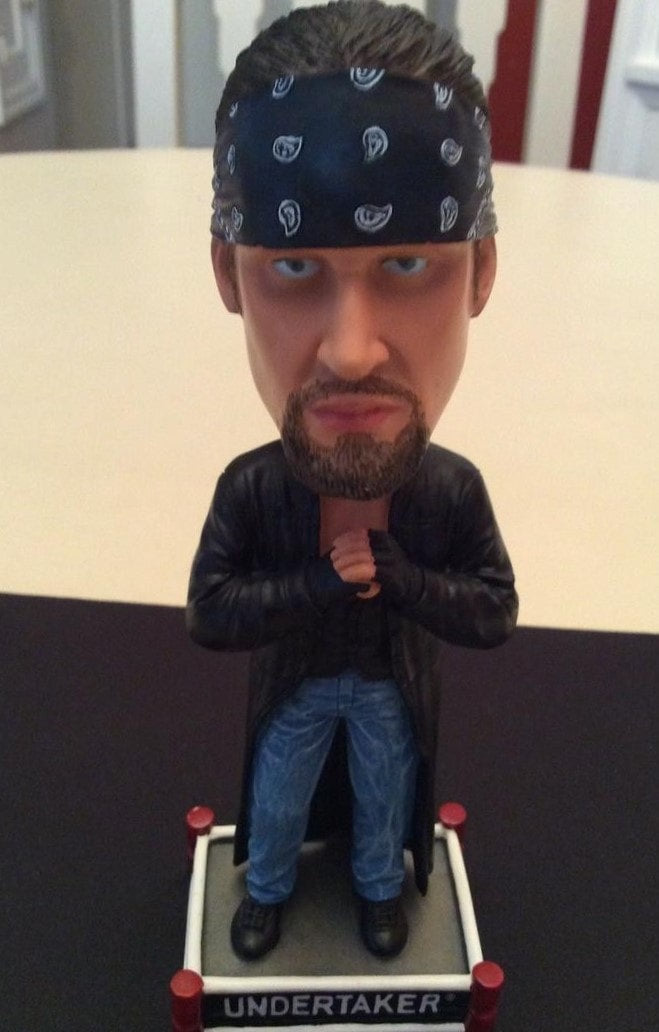 2004 WWE Elby Gifts Inc. Bobbin' Heads Undertaker