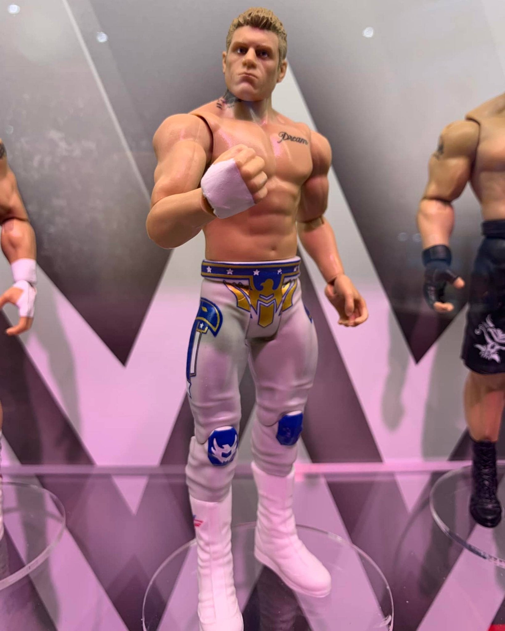 Mattel WWE Ultimate Cody Rhodes 15 Cm - 30 Articulations - Têtes Et Mains Interchangeables - TrueFX